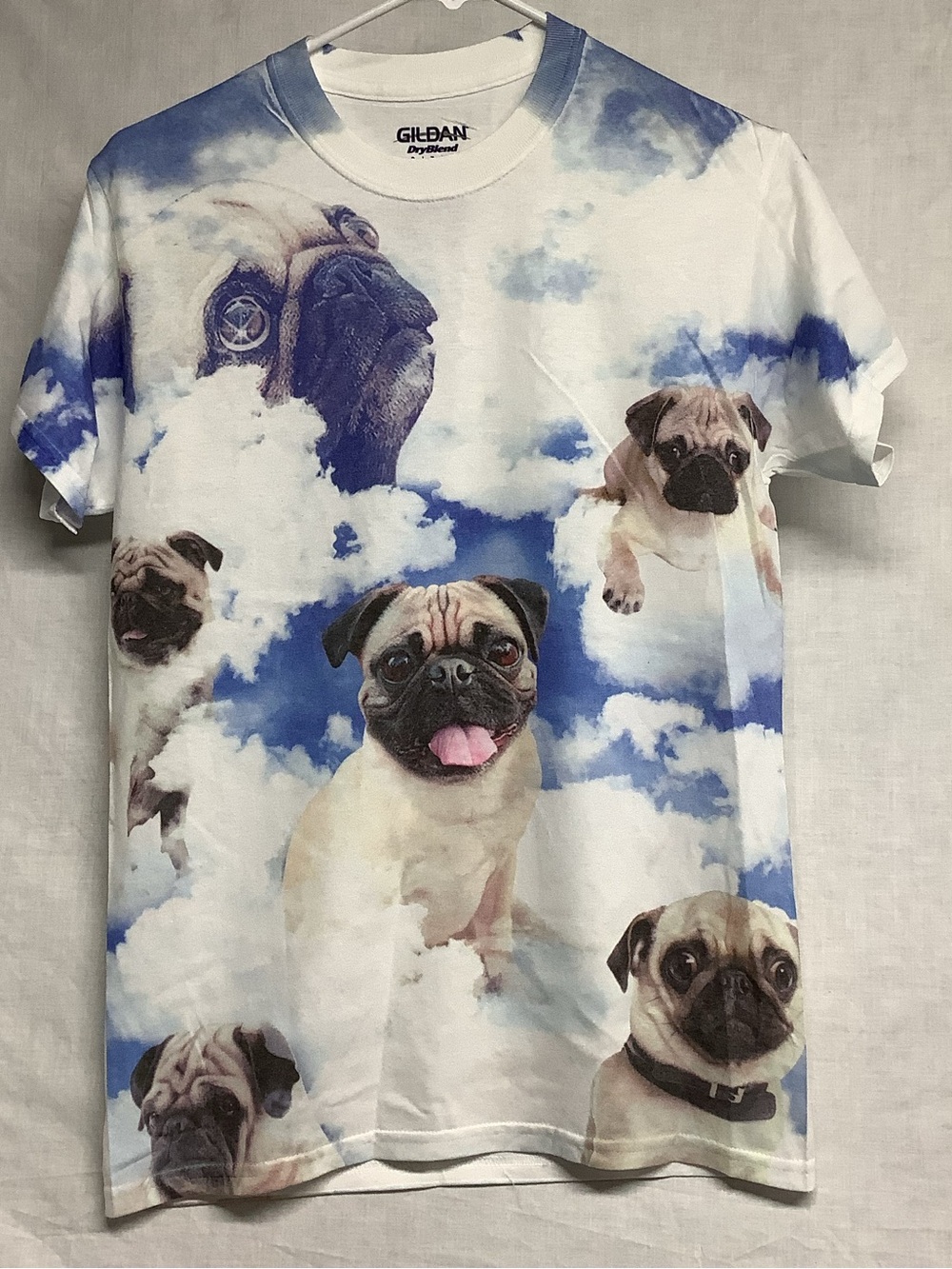 Gildan “Pugs in the Clouds” Graphic T-shirt Blue & White Sz S